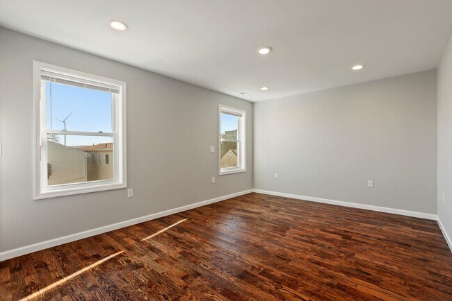 Building Photo - 16 Herrick Ct