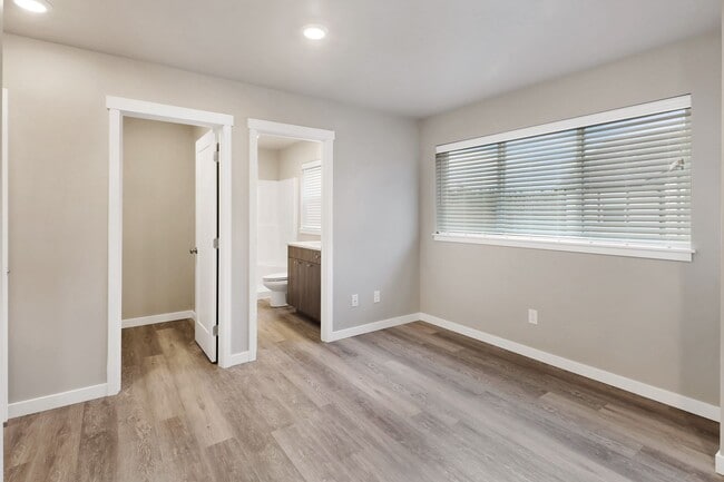 Building Photo - 1809 Eastgate Loop