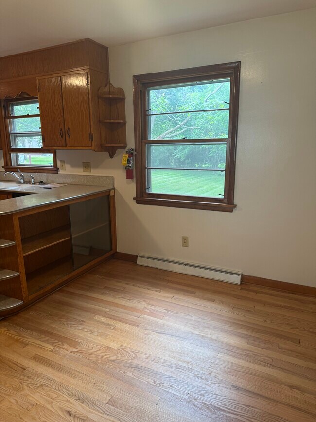 Building Photo - 218 Pine Tree Ave