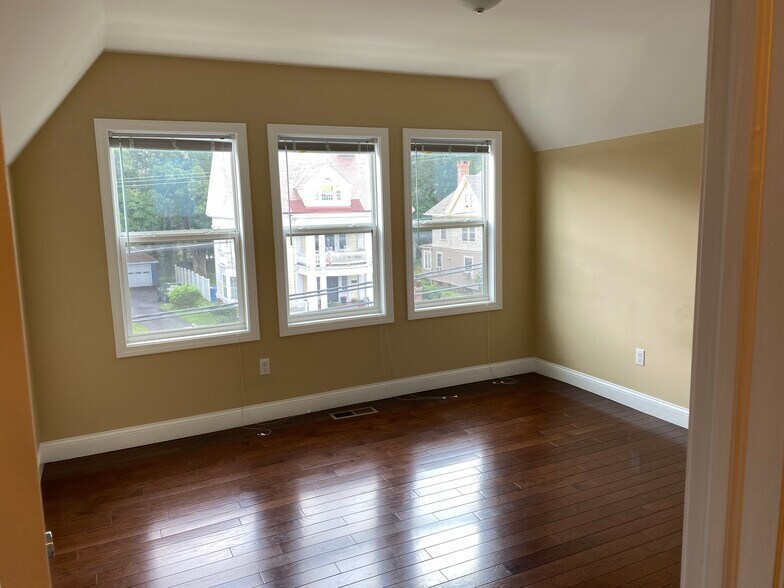 Bedroom 1 - 149 Lincoln St
