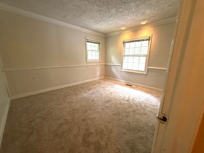 Building Photo - Lance Road Duplex