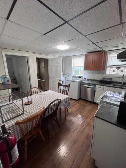 Kitchen w Laundry - 249 Boston Ave