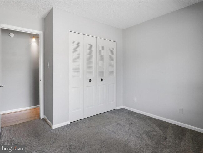 Building Photo - 10221 Valentino Dr