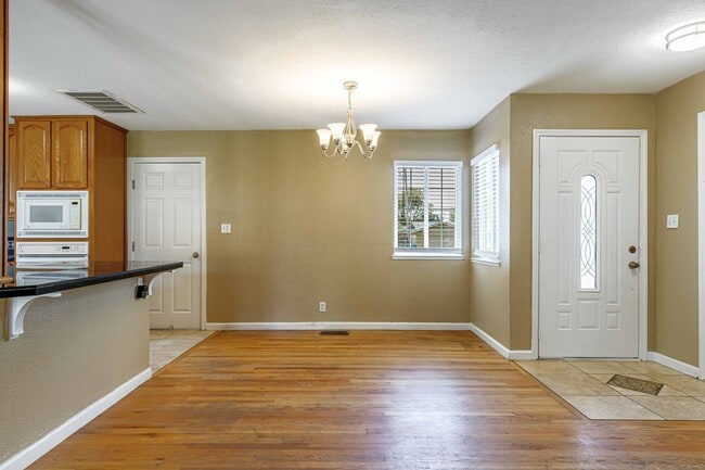 Building Photo - 3 bed 2 bath home for RENT in Stockton