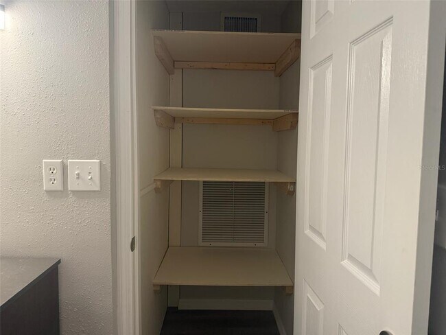 Building Photo - 6519 W Newberry Rd