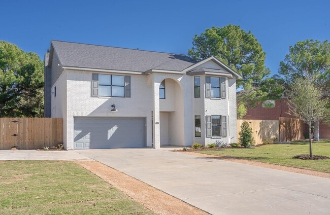 Building Photo - 8121 San Antonio St