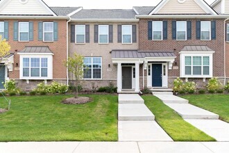 Building Photo - 2780 Ashcombe Dr.