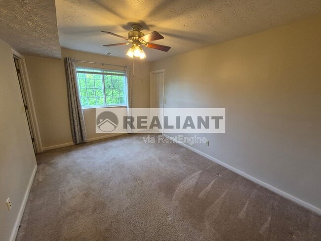Building Photo - 412 Marian Ln