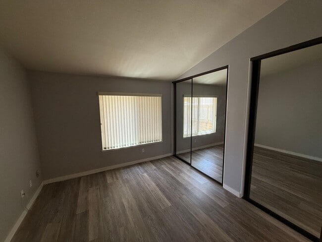 Building Photo - 2 Bed / 2 Bath - Capri is Ready for You