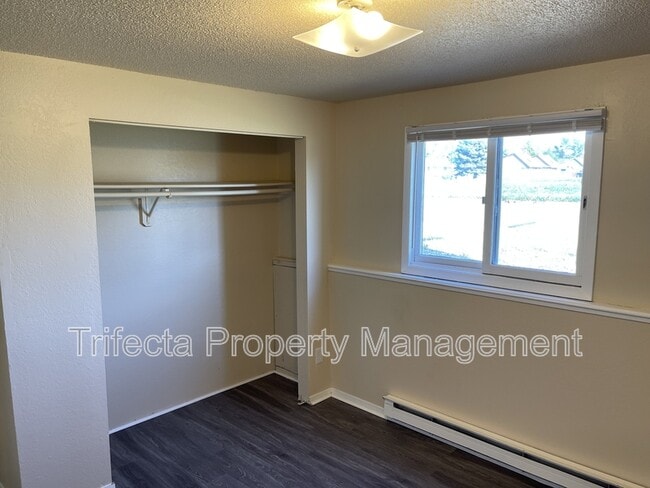 Building Photo - 4951 Basswood Dr