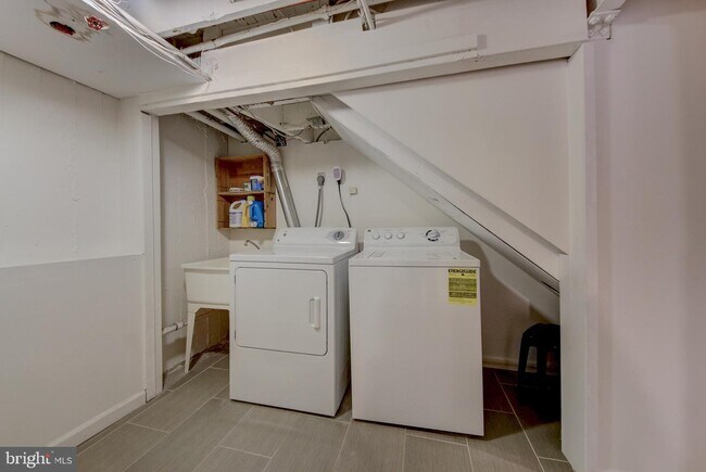 Building Photo - 1518 44th St NW