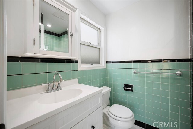 Building Photo - 1560 Ridgeway Dr