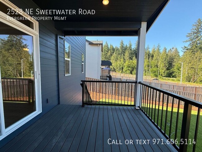 Building Photo - 2528 NE Sweetwater Rd