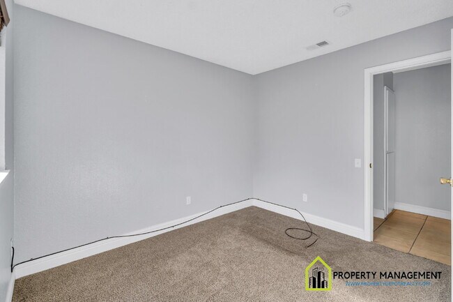 Building Photo - Remodeled 4-Bedroom Retreat with Large Backyard