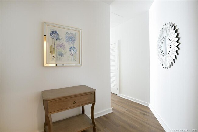 Building Photo - 15 Dinah Rd