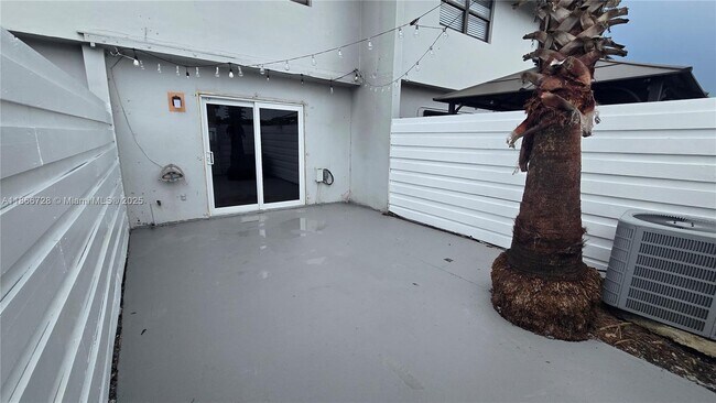 Building Photo - 8060 SW 152nd Ave