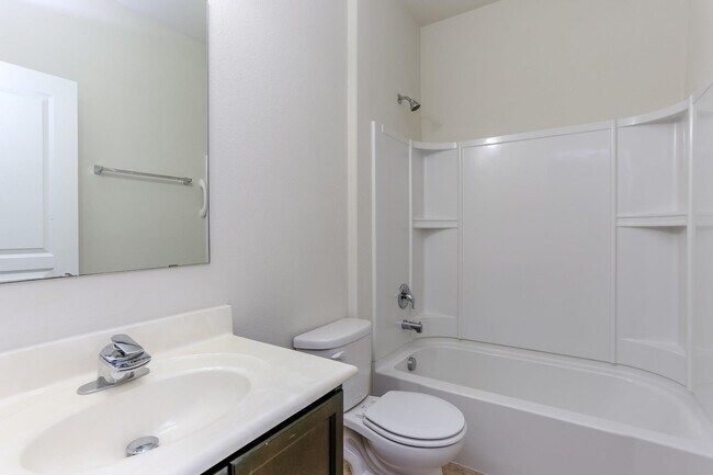Building Photo - 914 Canyon Hill Ln