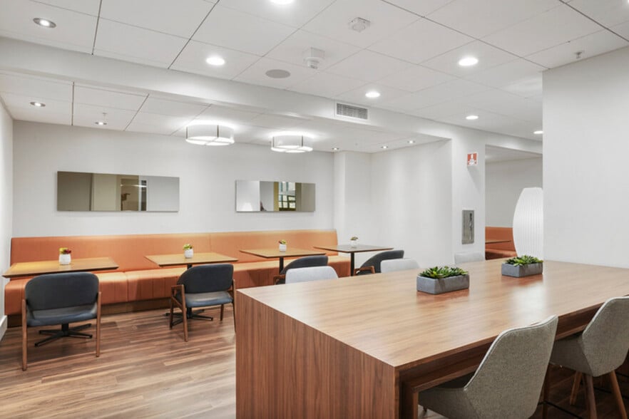 Building Photo - 900 Folsom St