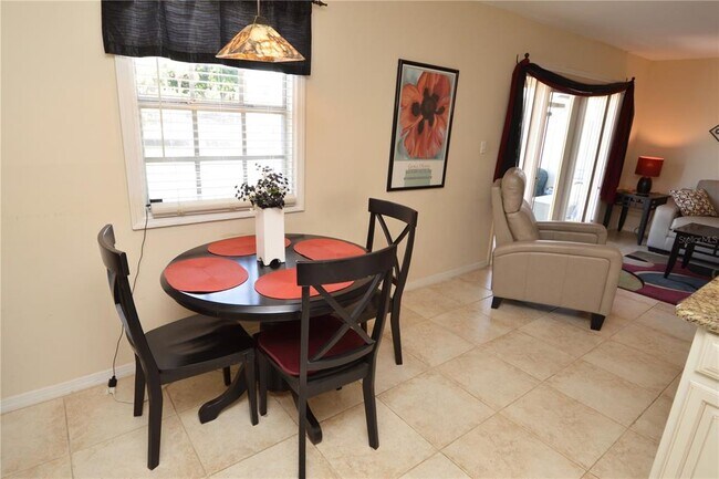 Building Photo - 5245 Coquina Key Dr SE