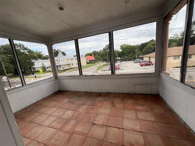 Building Photo - 301 E Palm Ave