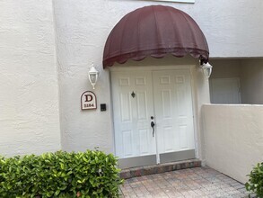 Building Photo - 5184 Lake Catalina Dr