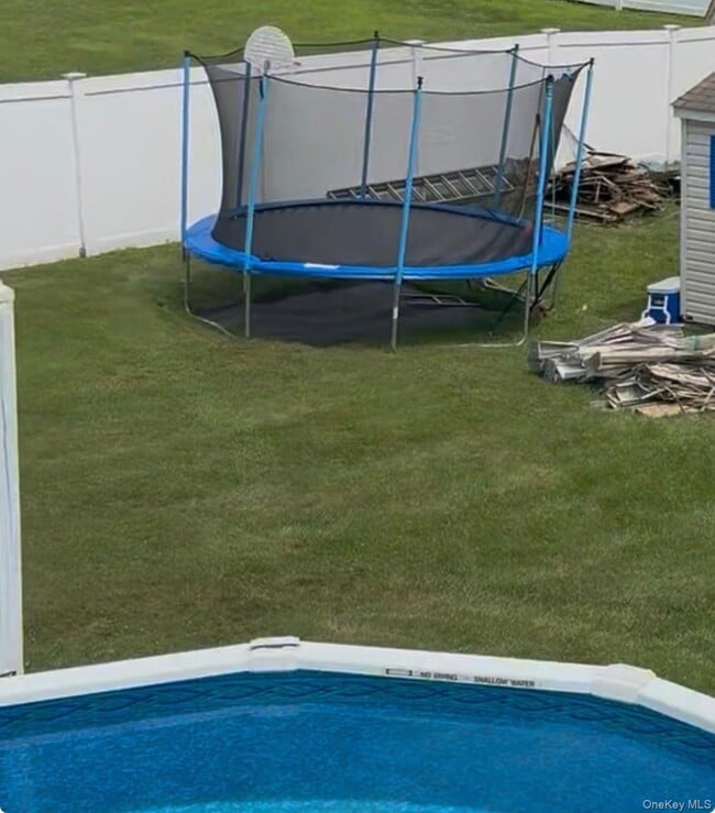 Building Photo - 10 Candlewood Rd