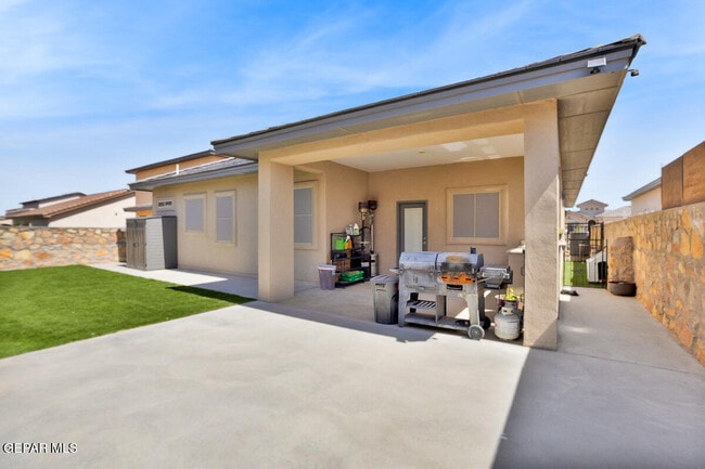 Building Photo - 13405 Emerald Glass Dr
