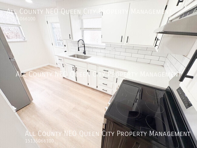 Building Photo - 2117 Sherer Ave