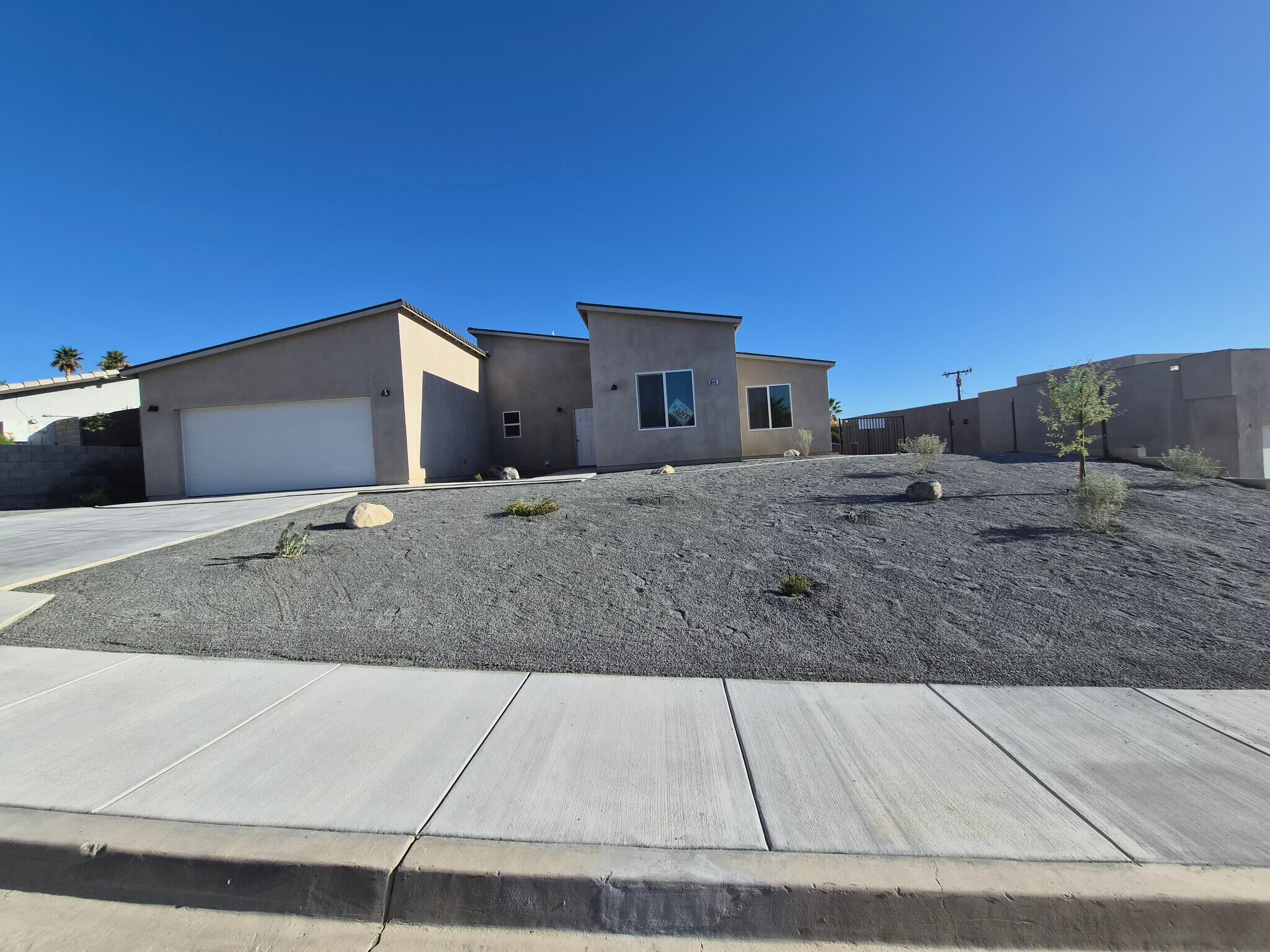 Building Photo - 9840 Mesquite Ave