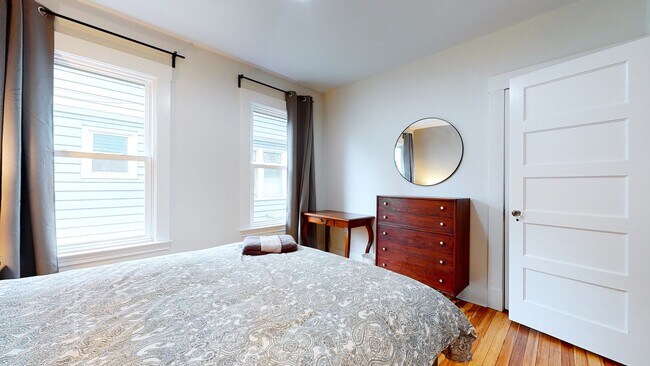 Building Photo - 276-278 Willow St