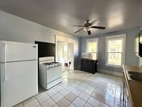 Building Photo - 2 bed room townhome (900$)