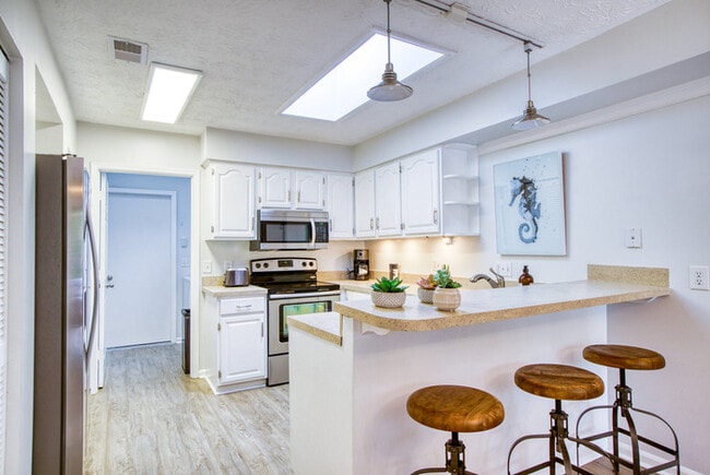 Building Photo - 42 Valencia St