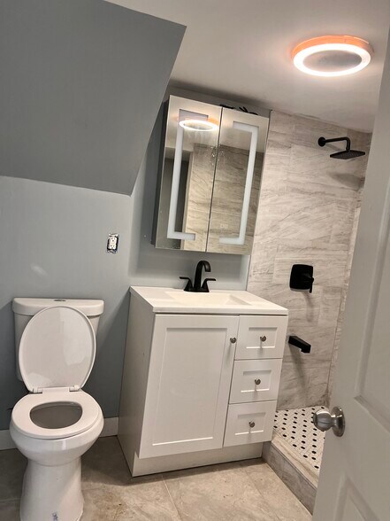 Building Photo - 219 Tecumseh Ave