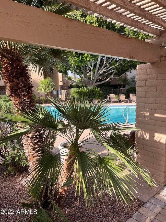 Building Photo - 7950 E Starlight Way