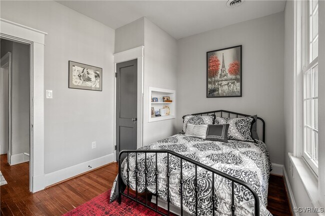 Building Photo - 3100 Barton Ave