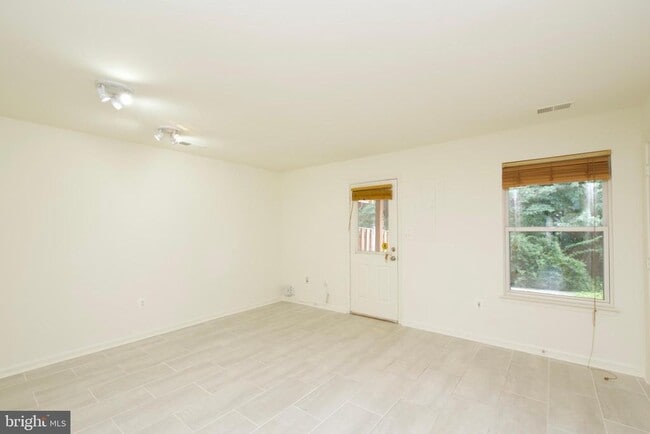 Building Photo - 5236 Ballycastle Cir