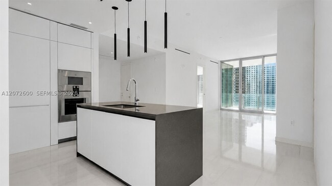 Building Photo - 300 Biscayne Blvd
