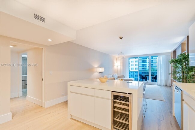 Building Photo - 2301 Collins Ave
