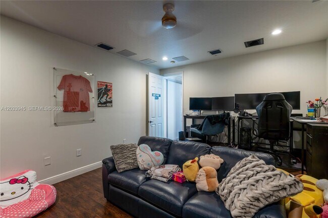 Building Photo - 15253 SW 40th St
