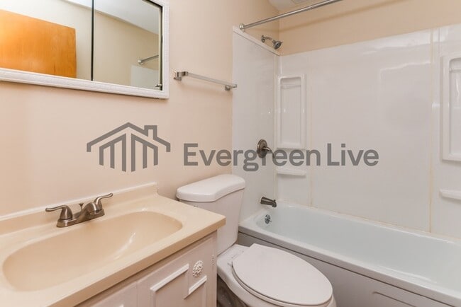 Building Photo - 5992 Rena Pl