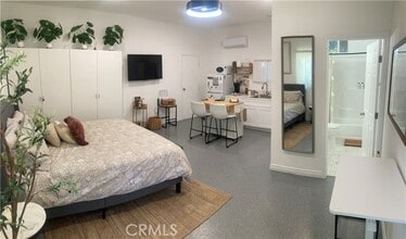 Building Photo - 123 W Green St