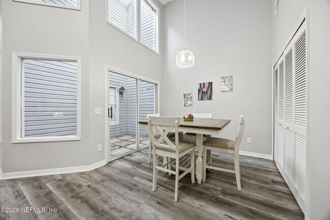 Building Photo - 12036 Arbor Lake Dr