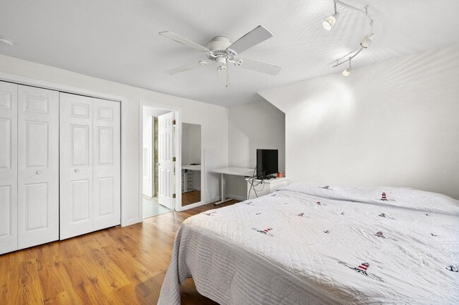 Building Photo - 31 Moulton Ave