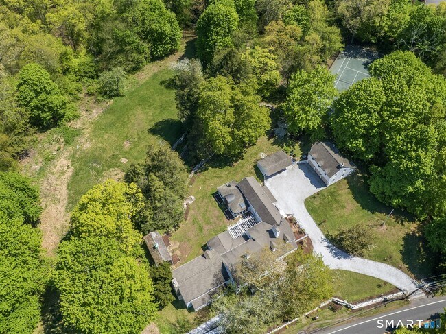 Building Photo - 1090 Ridgefield Rd