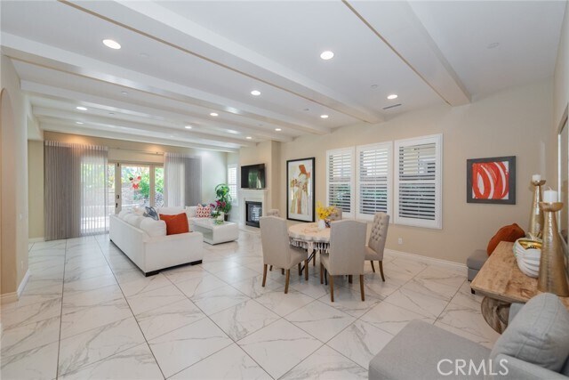 Building Photo - 16 Spanish Moss