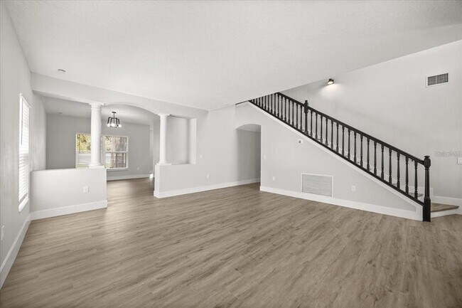 Building Photo - 724 Tahiti Dr