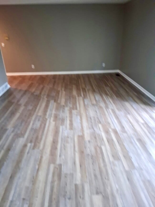 Building Photo - 5436 Cresthaven Ln
