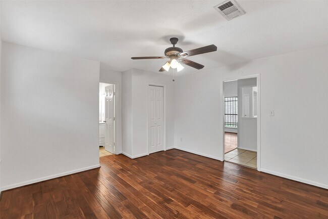 Building Photo - 17807 Glenmark Dr