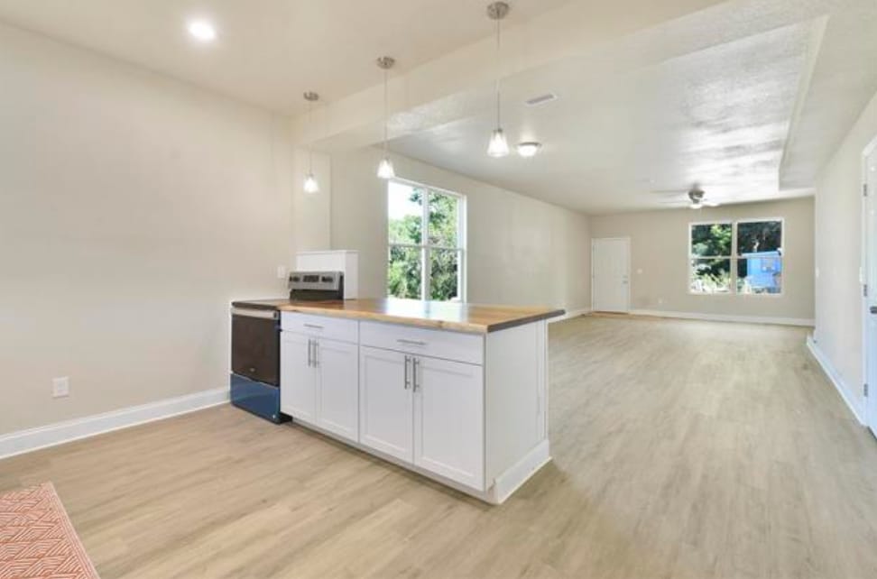 Building Photo - 641 Cathedral Pl