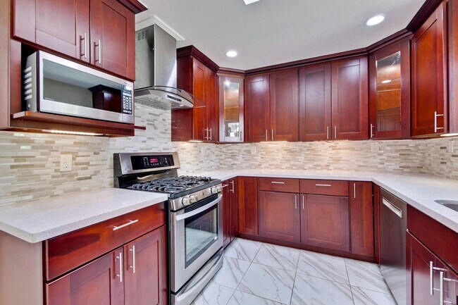 Building Photo - Turnkey Home with Natural Light & Upgrades...